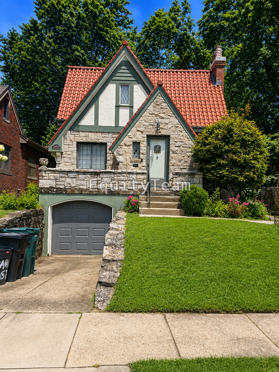 823 Overlook Avenue, photo 1 of 14
