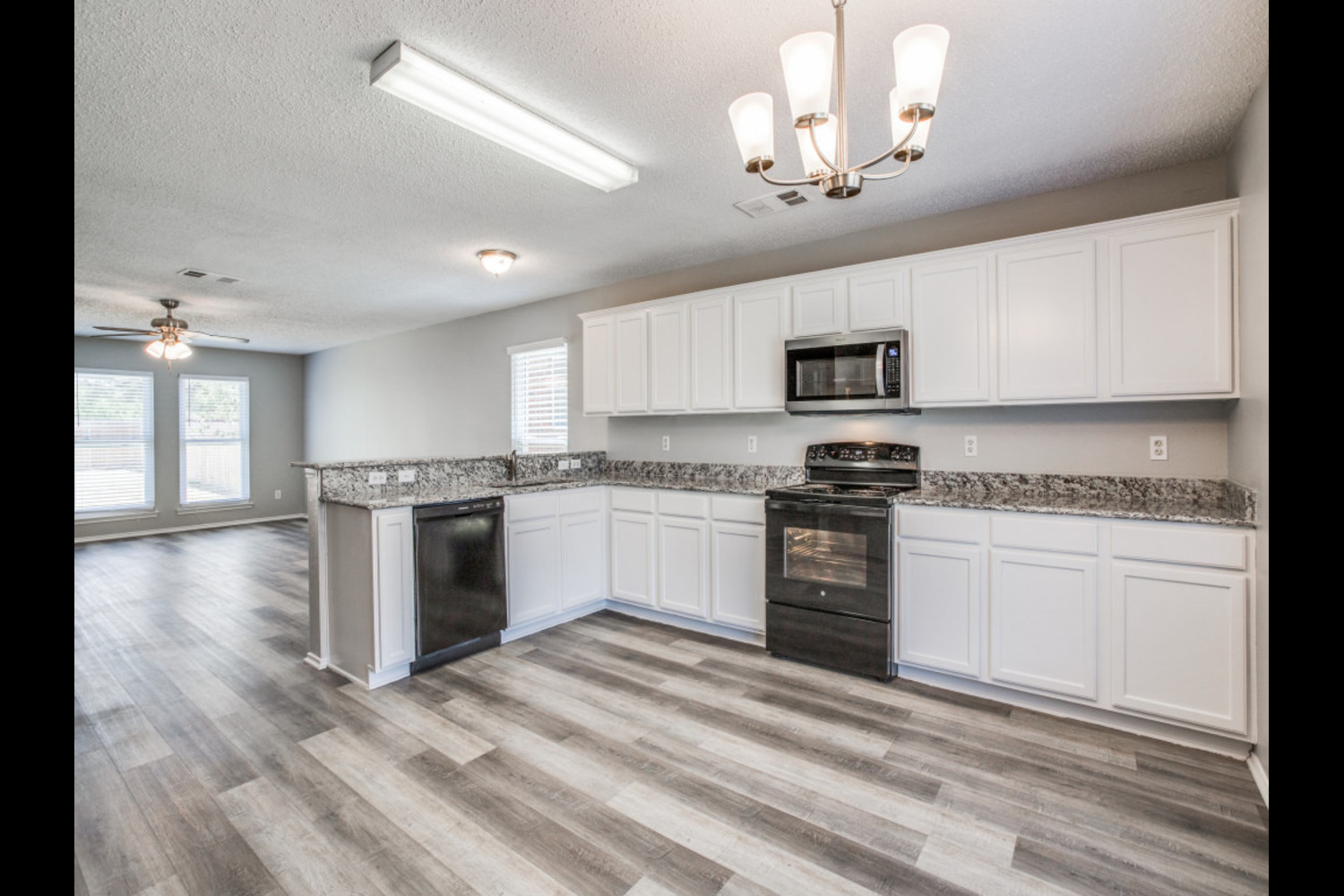 A property photo of 624 Canyon Place  DeSoto TX 75115