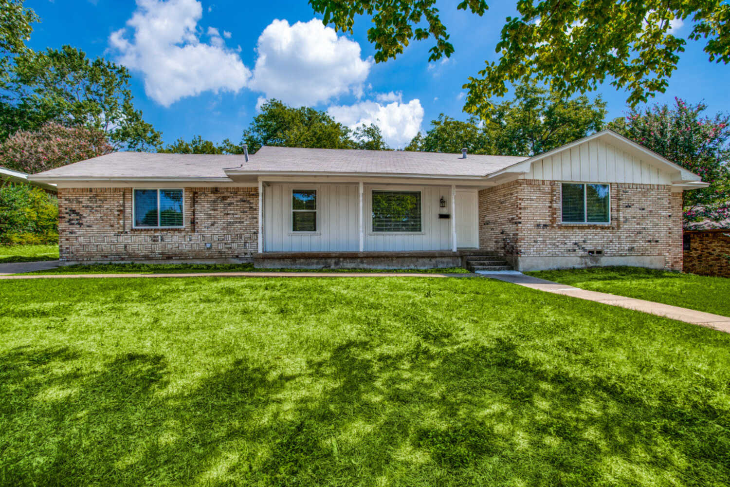 A property photo of 604 Young Boulevard  DeSoto TX 75115
