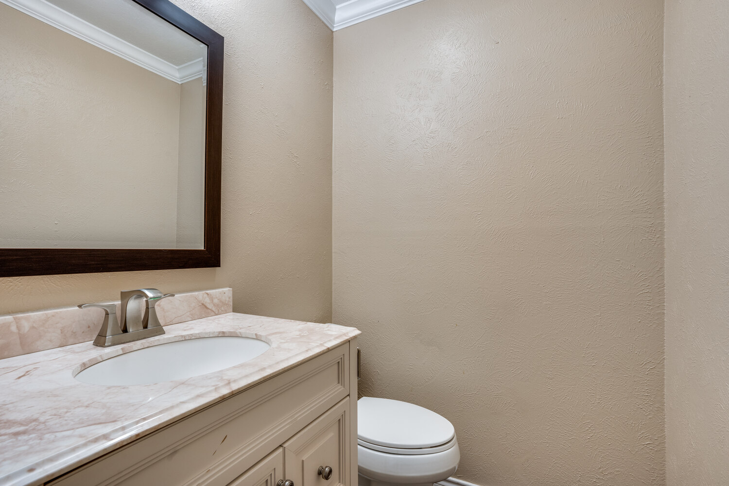 A property photo of 1410 Thackery Drive  Arlington TX 76018
