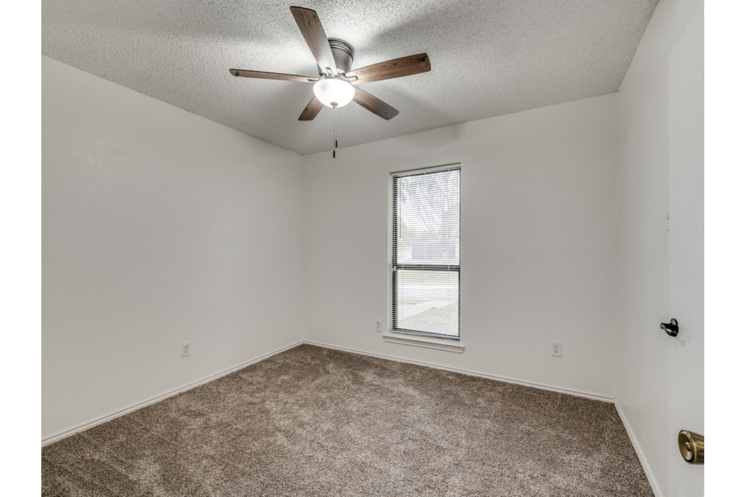 A property photo of 6900 Wicks Trail  Fort Worth TX 76133
