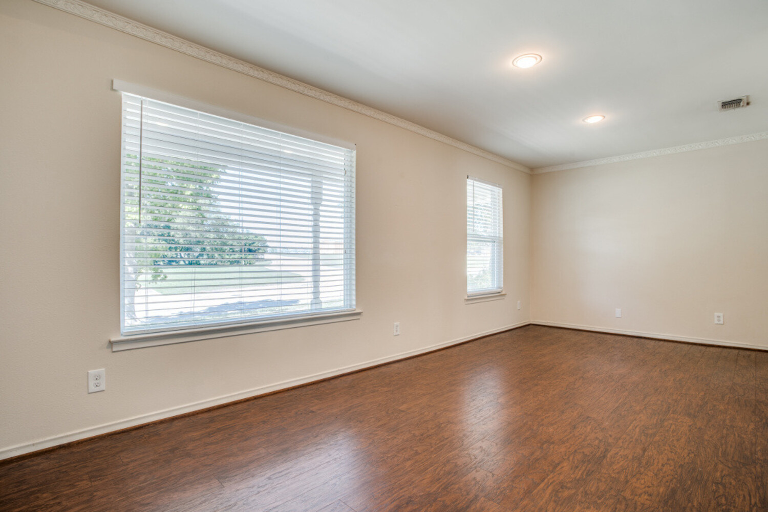 A property photo of 604 Young Boulevard  DeSoto TX 75115