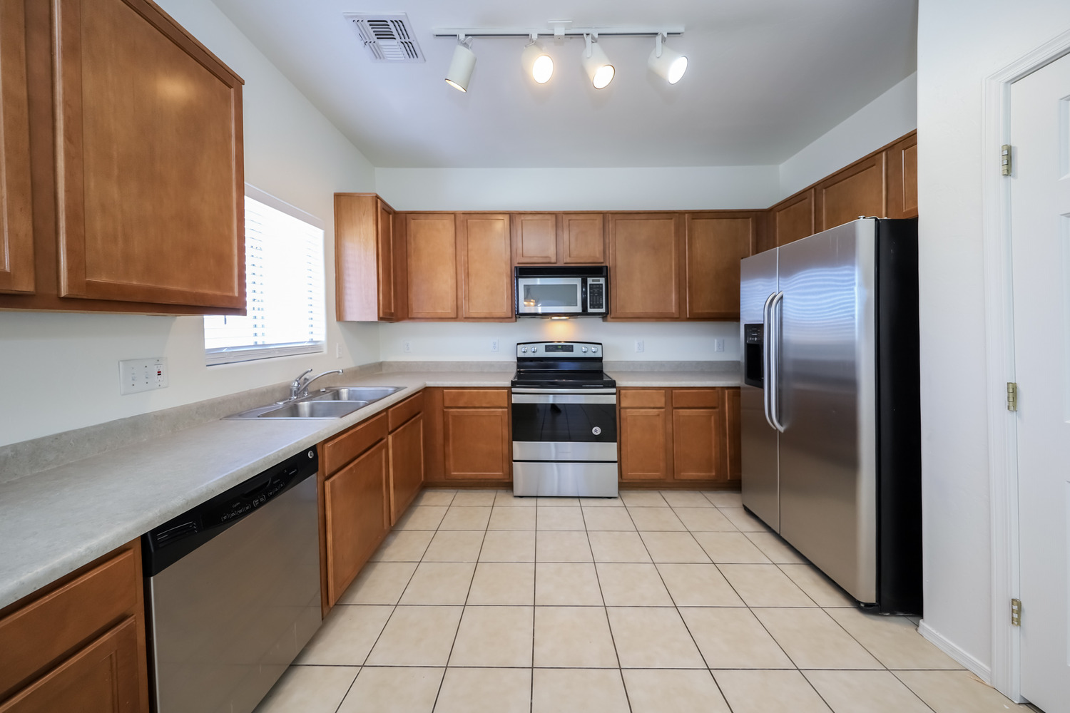 Reszi rental home images