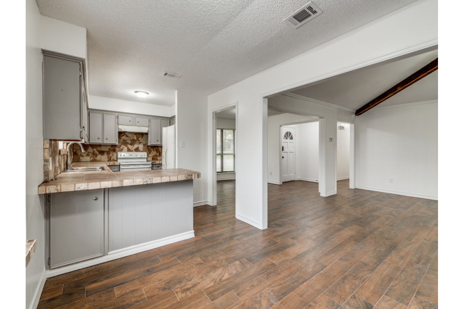 A property photo of 6900 Wicks Trail  Fort Worth TX 76133