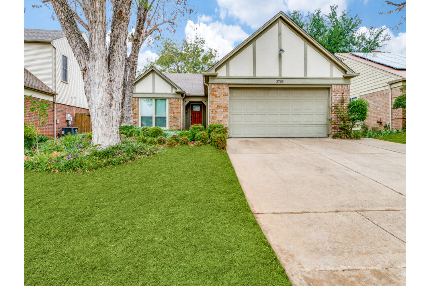 Rental Listing Image - 3709 Huckleberry Drive