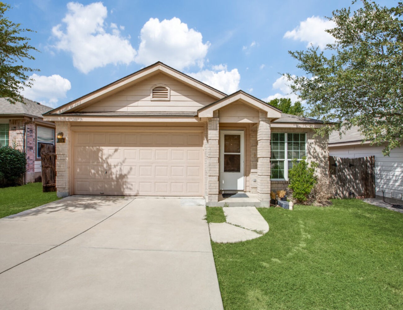 Rental Listing Image - 611 Granite Cliff