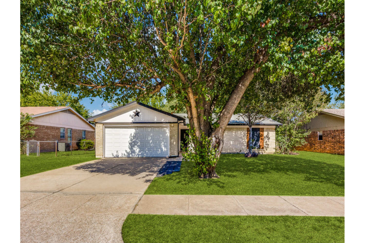 Rental Listing Image - 600 Northwest Ann Lois Lane