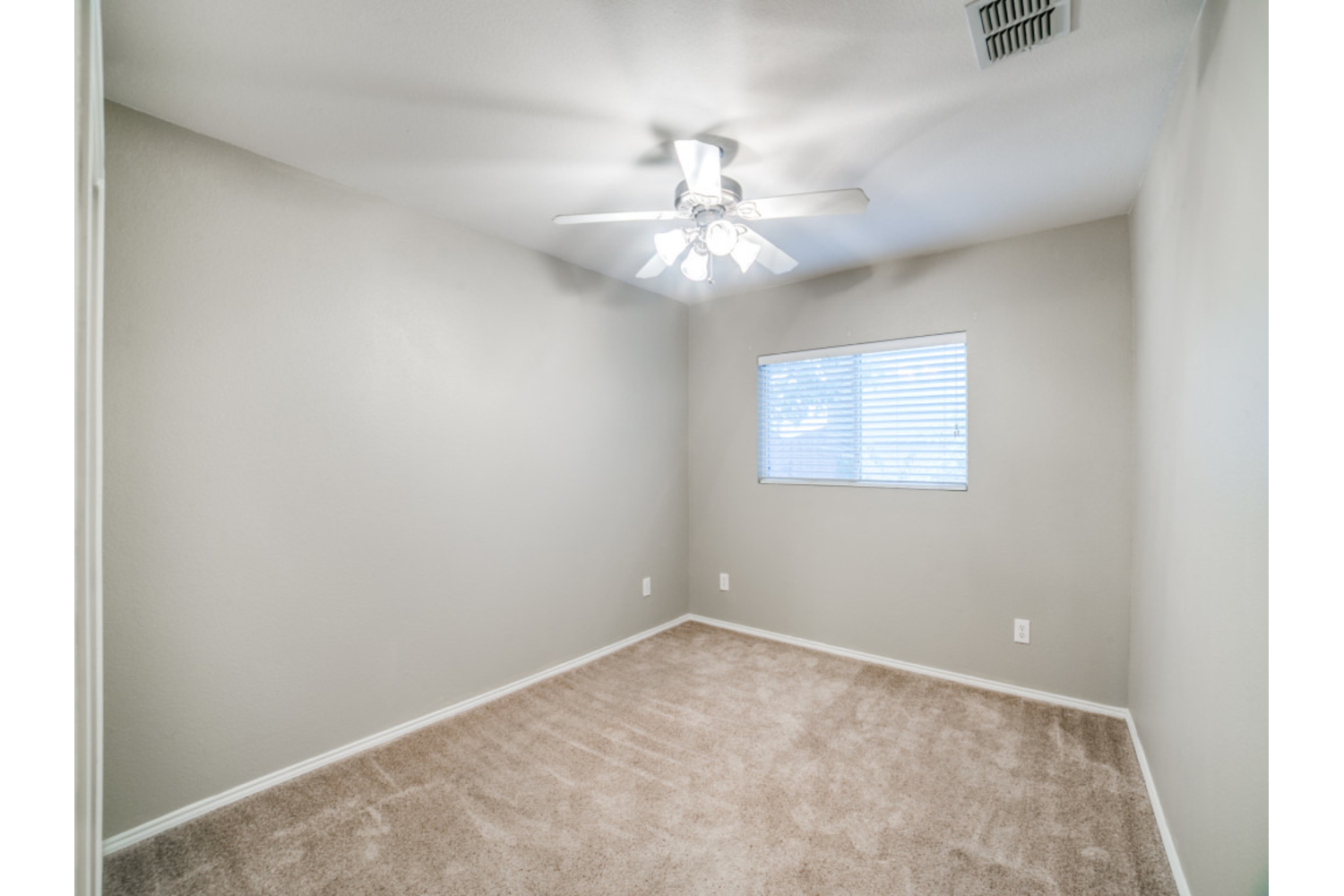 A property photo of 216 Weeping Willow  Cibolo TX 78108