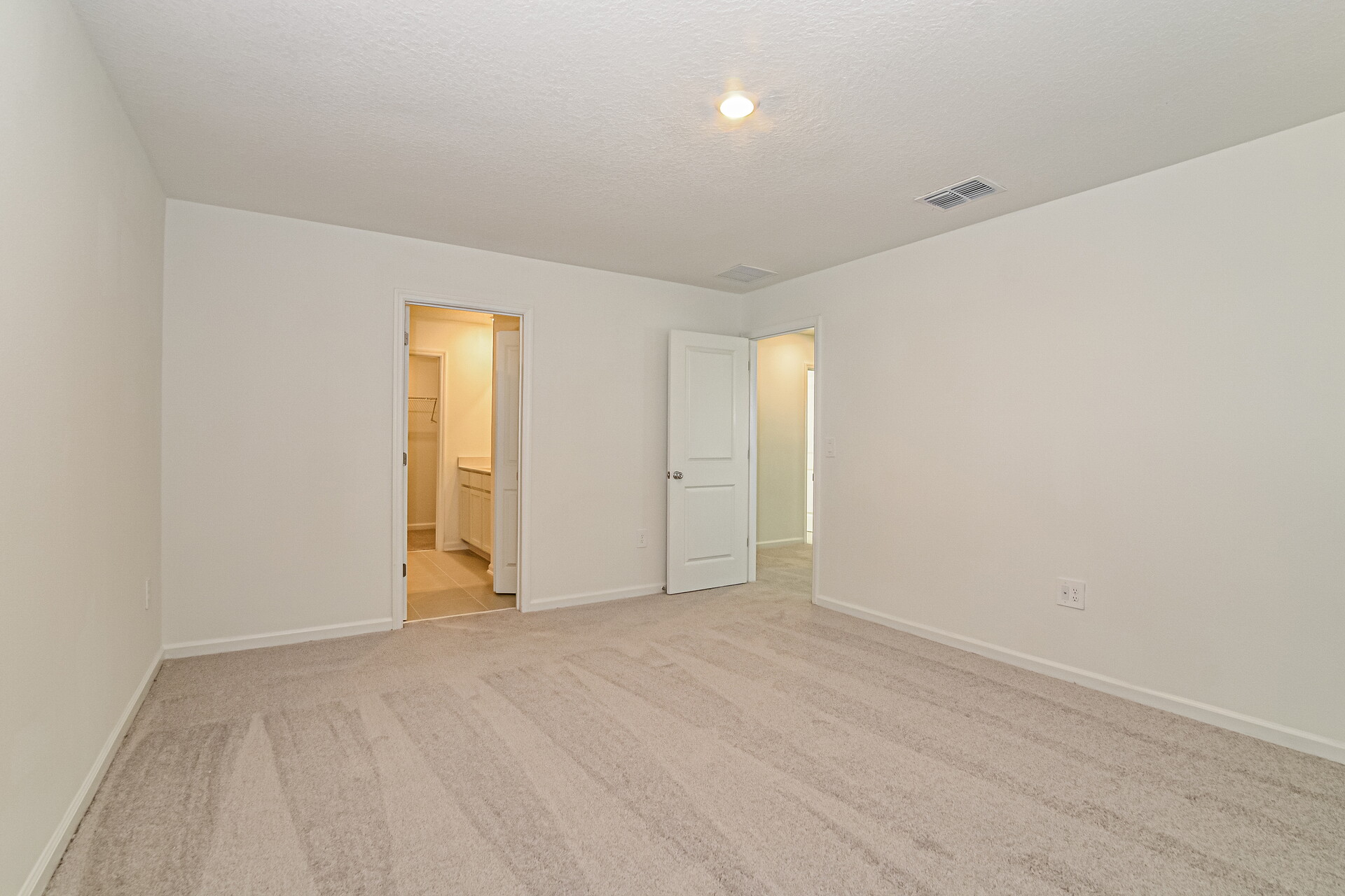 A property photo of 2207 Chris Drive  Winter Haven FL 33884