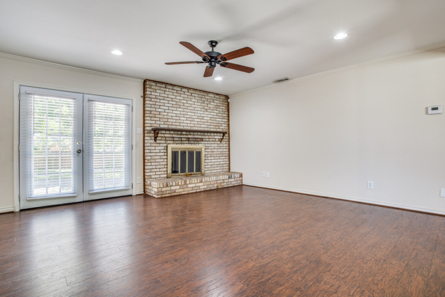 A property photo of 604 Young Boulevard  DeSoto TX 75115