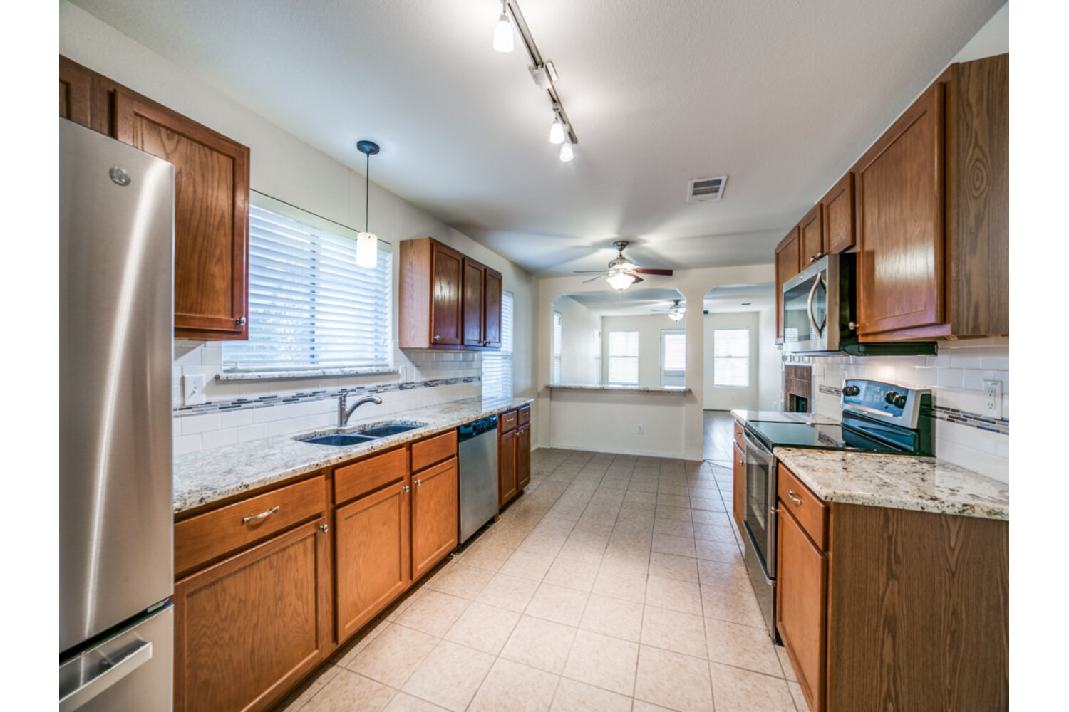 A property photo of 216 Weeping Willow  Cibolo TX 78108