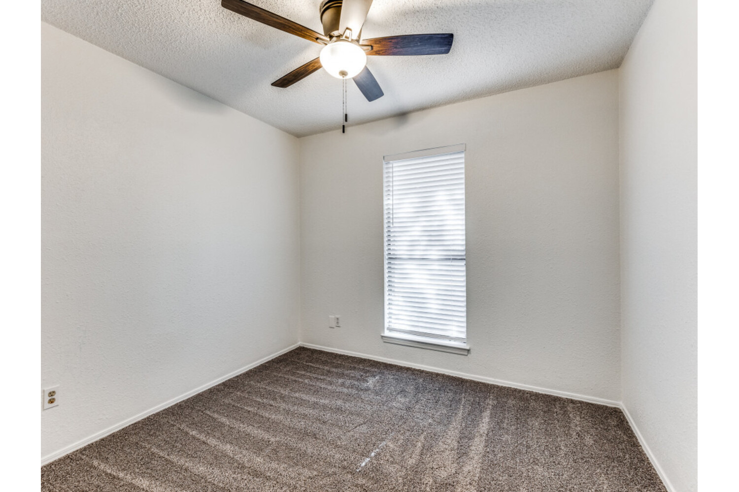 A property photo of 600 Northwest Ann Lois Lane  Burleson TX 76028