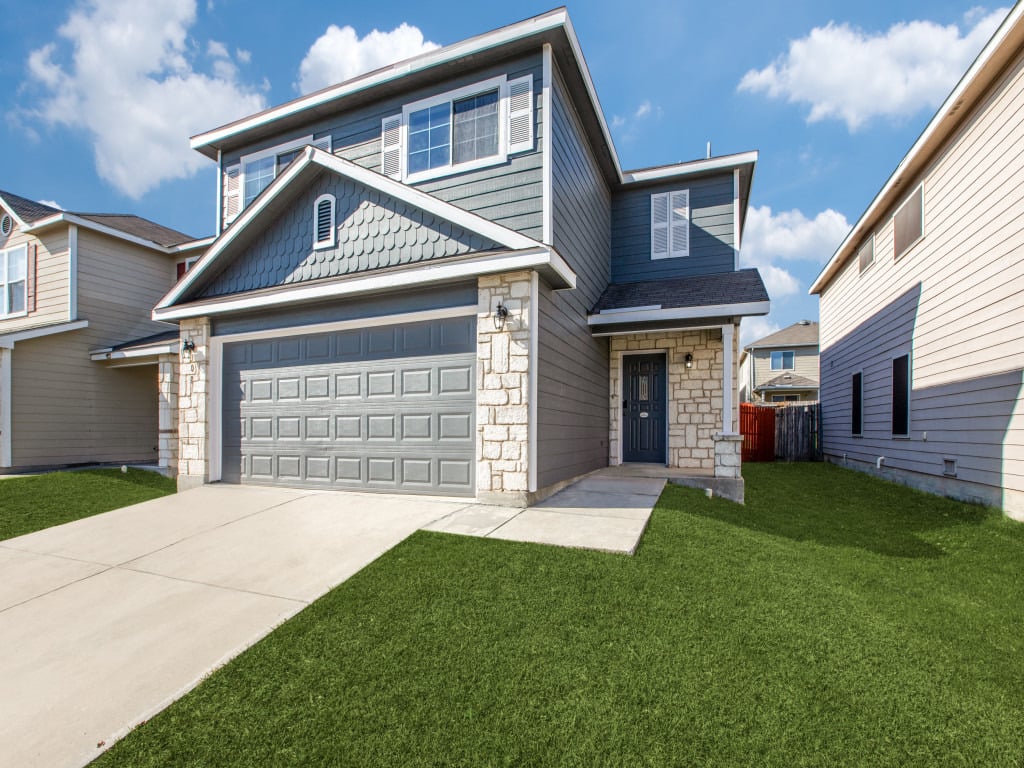 Rental Listing Image - 307 Quince Flower