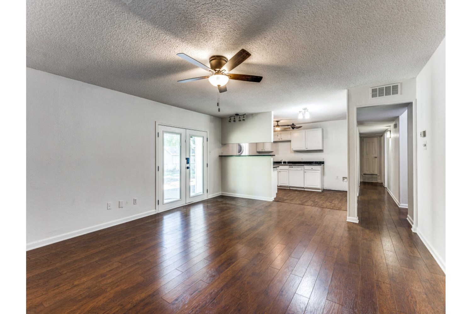 A property photo of 600 Northwest Ann Lois Lane  Burleson TX 76028