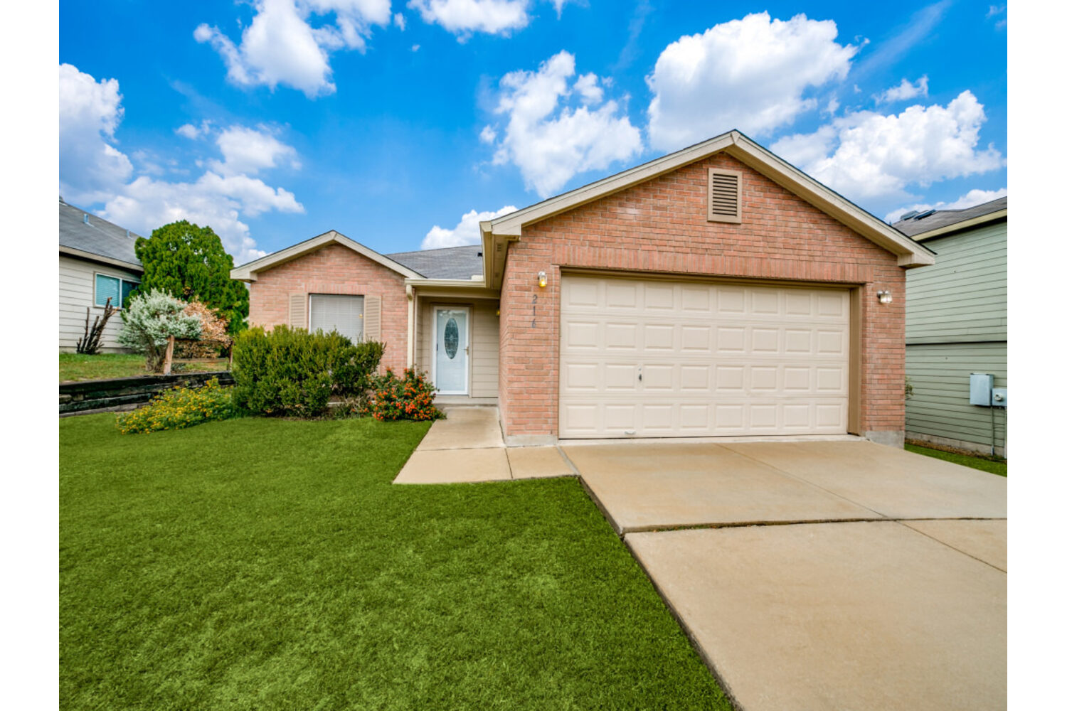Rental Listing Image - 216 Weeping Willow
