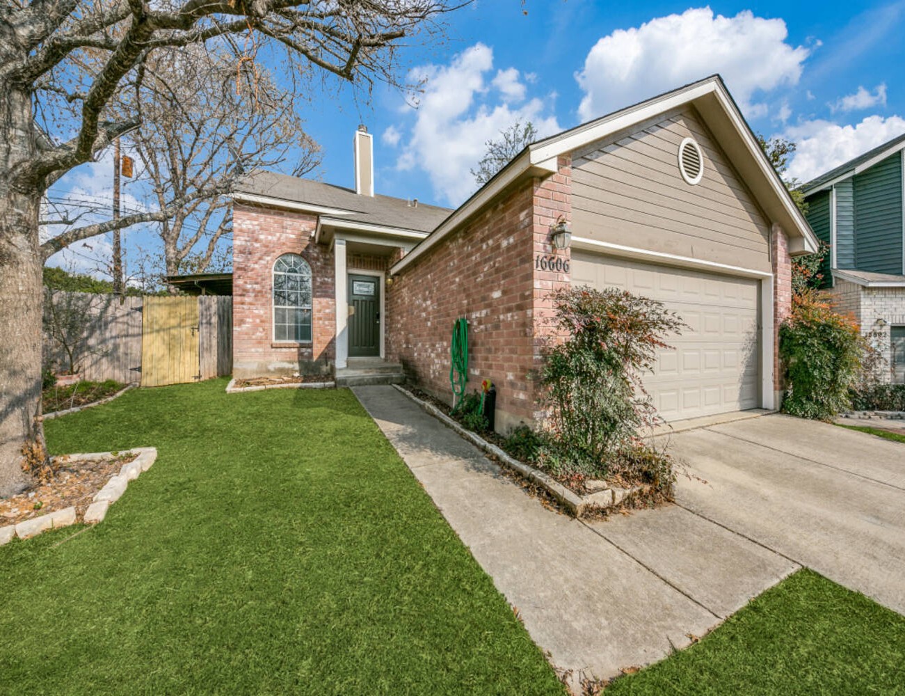 Rental Listing Image - 16606 Winding Oak Drive