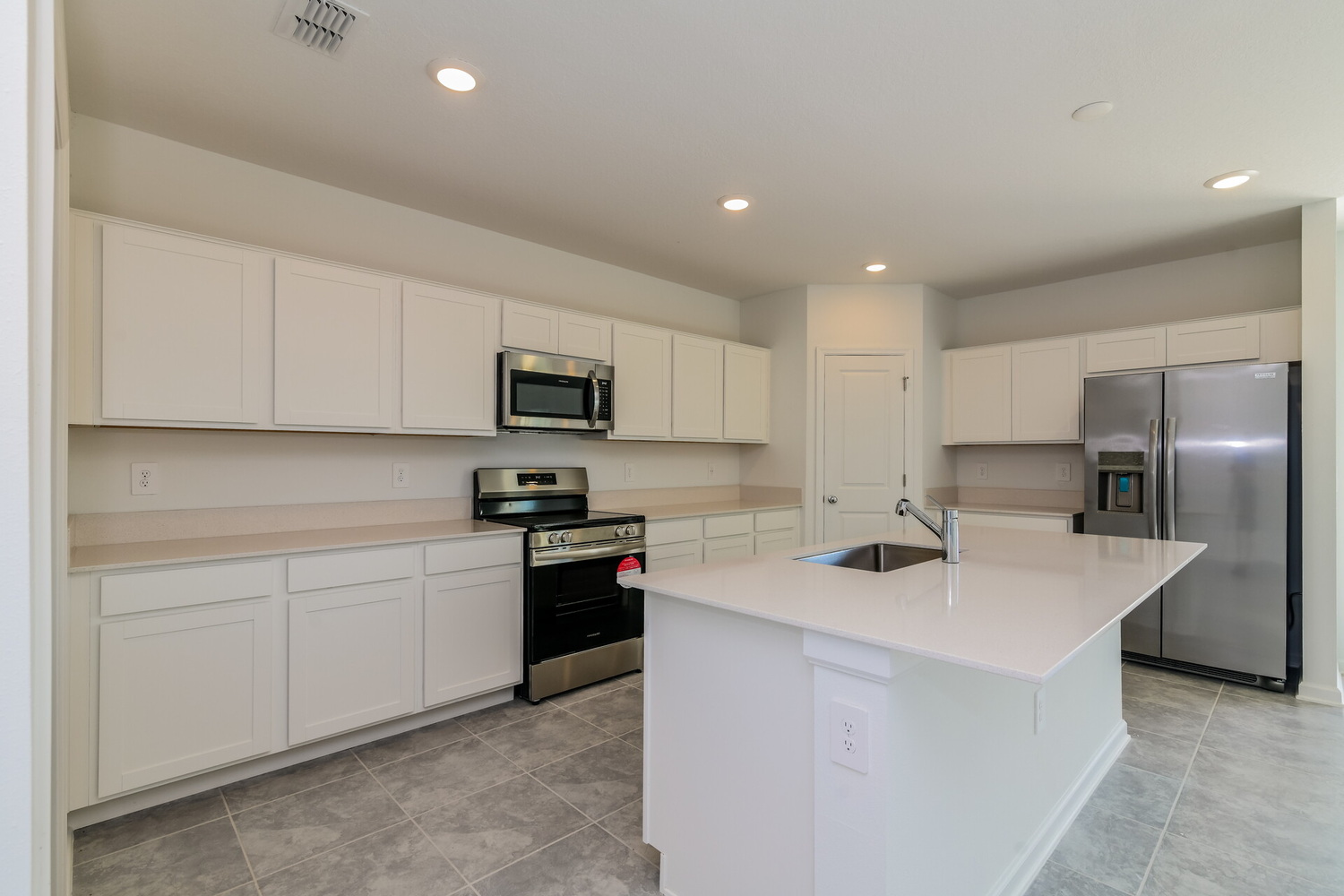A property photo of 956 Harold Pass  Winter Haven FL 33884