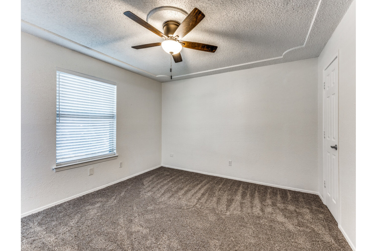 A property photo of 600 Northwest Ann Lois Lane  Burleson TX 76028