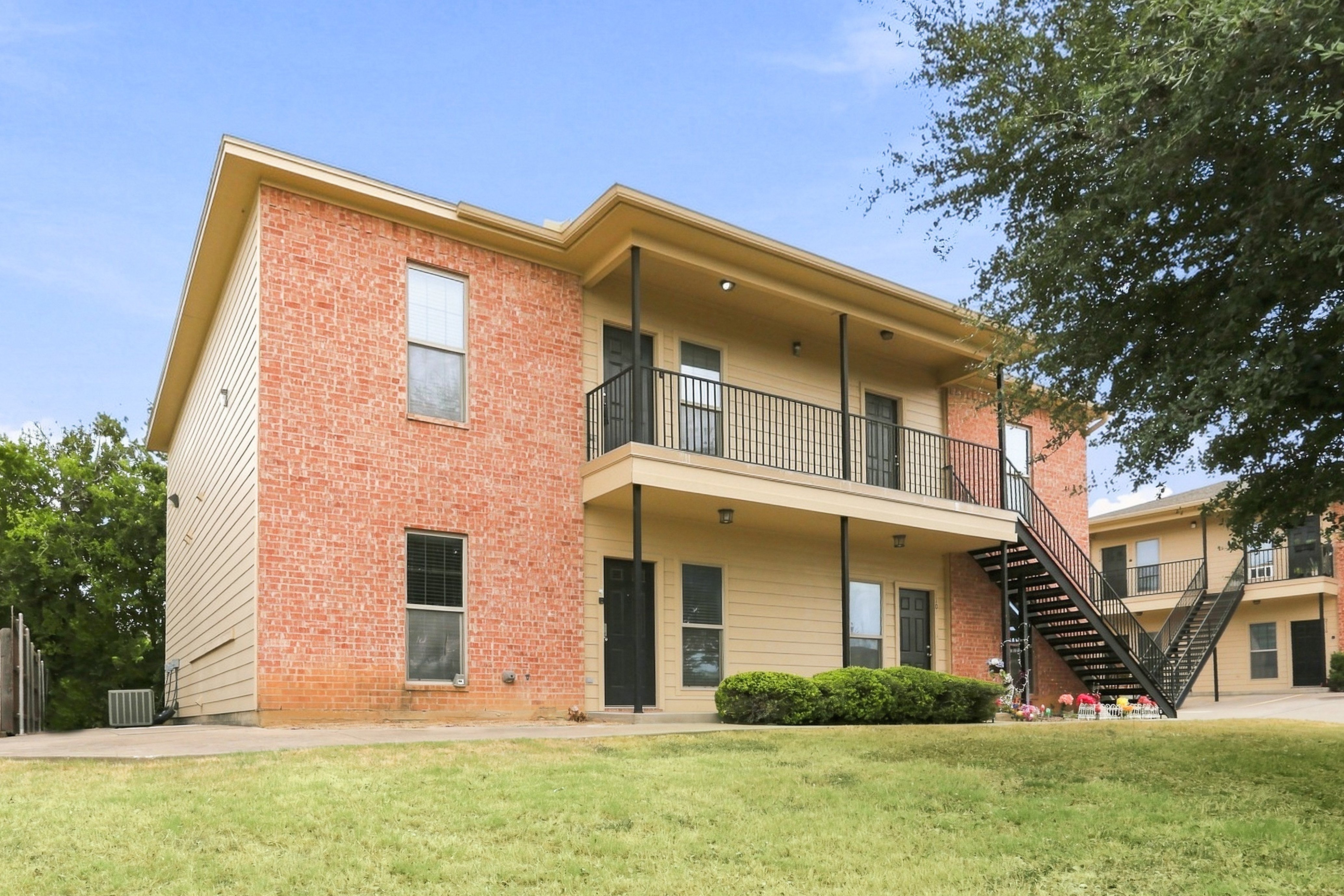 2104 Breezy Drive