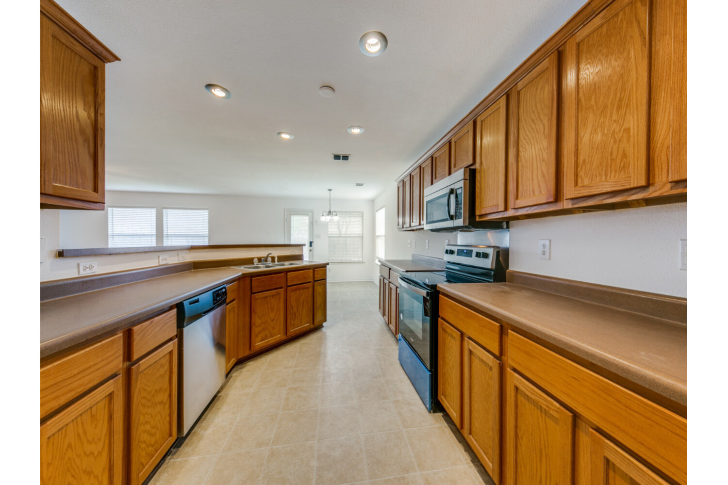 A property photo of 331 Lucille  Converse TX 78109