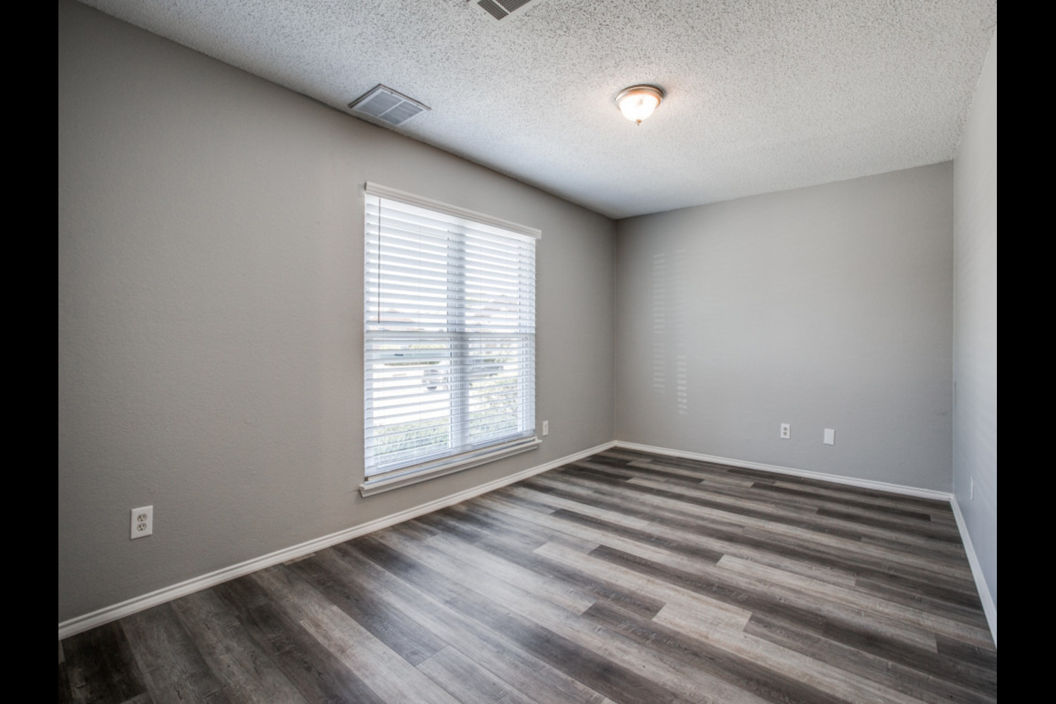 A property photo of 624 Canyon Place  DeSoto TX 75115