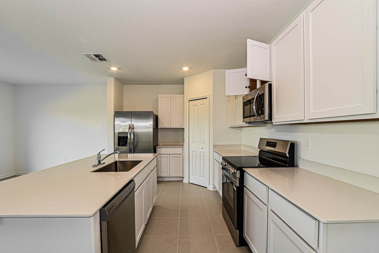 A property photo of 2207 Chris Drive  Winter Haven FL 33884