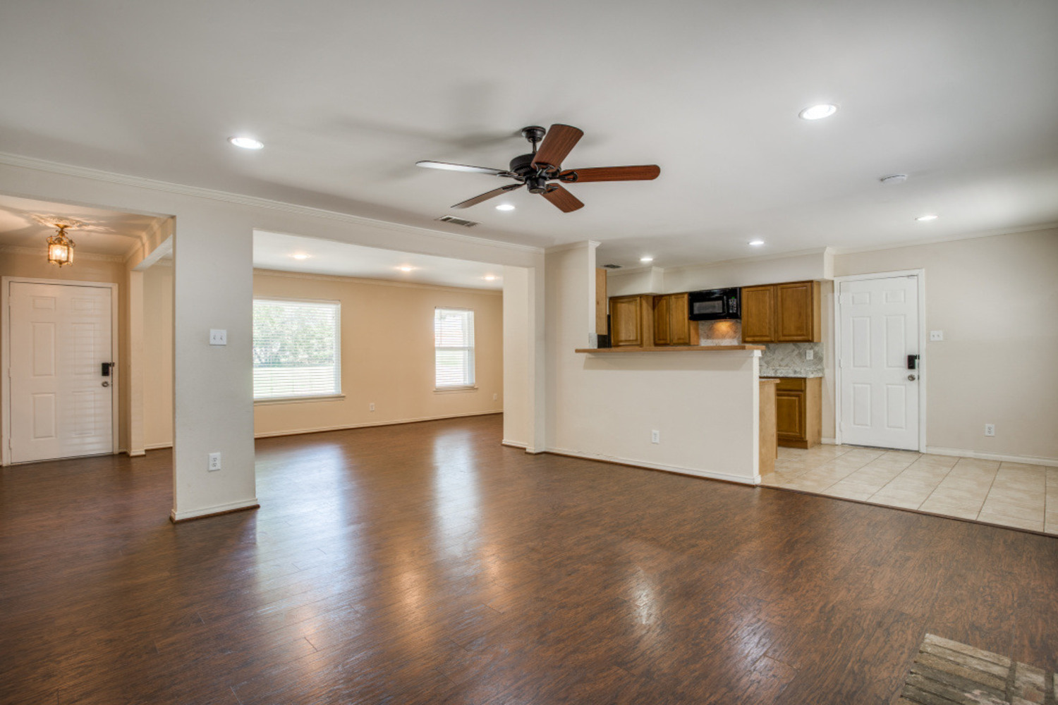 A property photo of 604 Young Boulevard  DeSoto TX 75115
