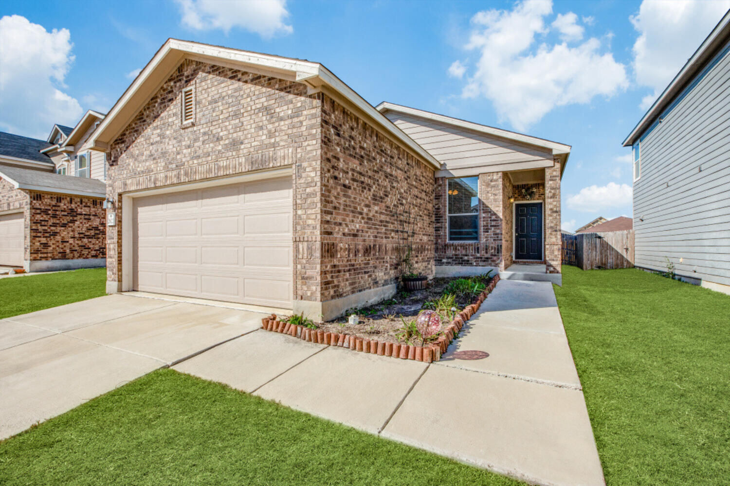 Rental Listing Image - 2622 Sunset Bend