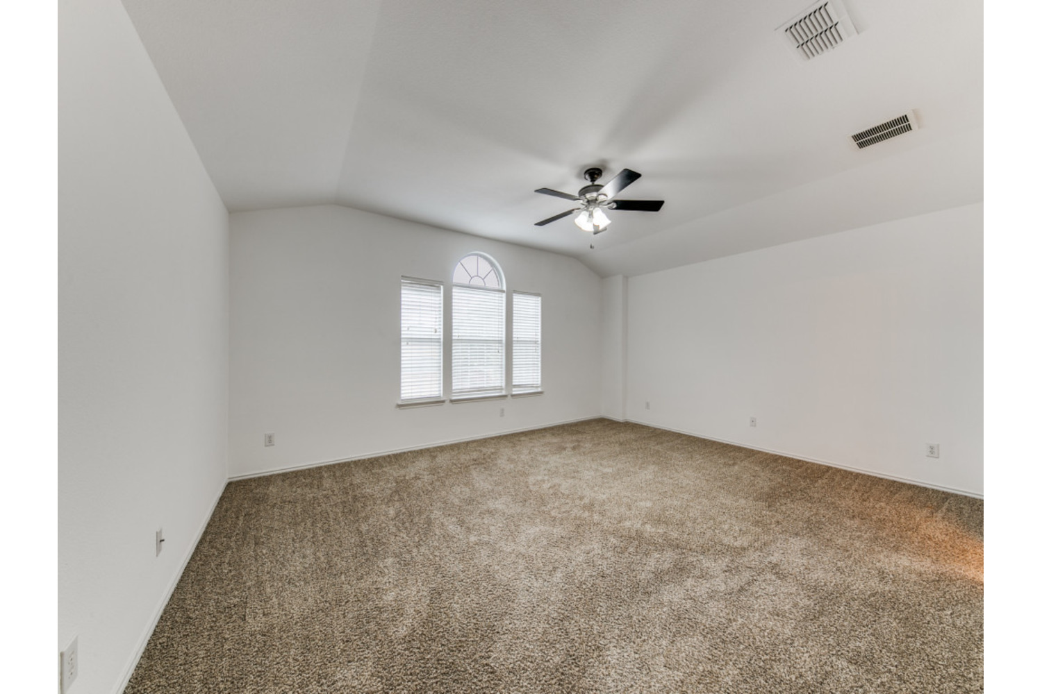 A property photo of 331 Lucille  Converse TX 78109