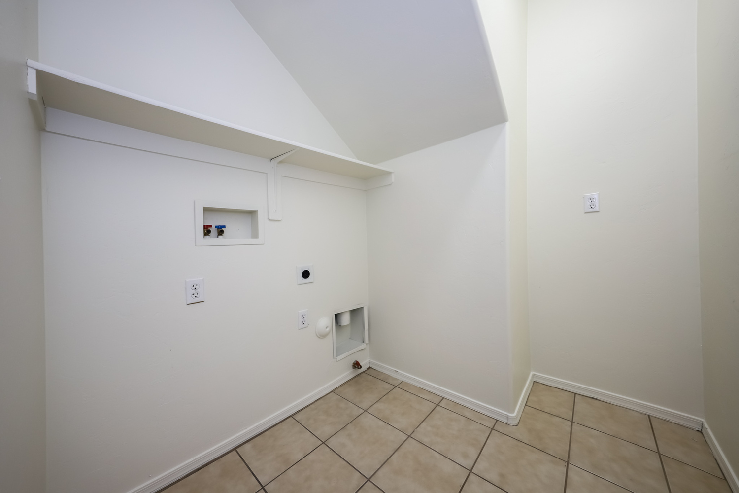 Reszi rental home images