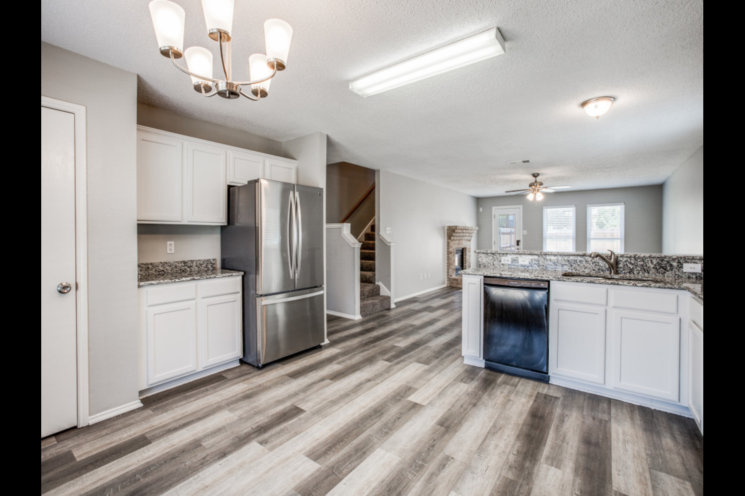 A property photo of 624 Canyon Place  DeSoto TX 75115