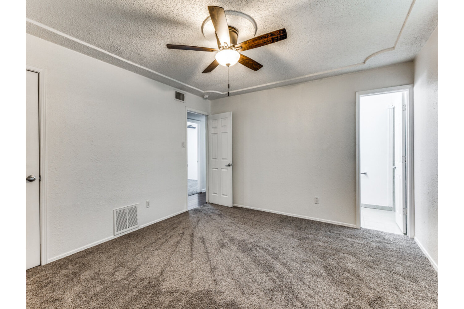 A property photo of 600 Northwest Ann Lois Lane  Burleson TX 76028