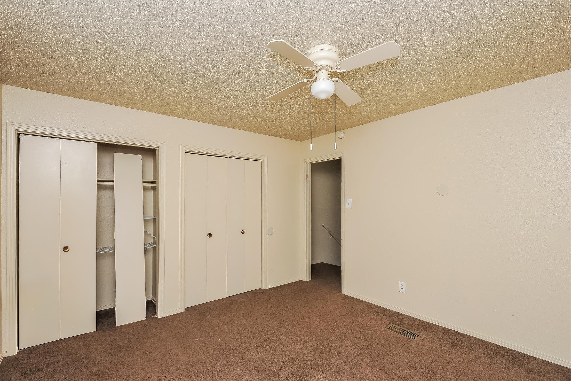 5923 Shadydell Dr, Fort Worth, TX 76135, USA rental property photo 2