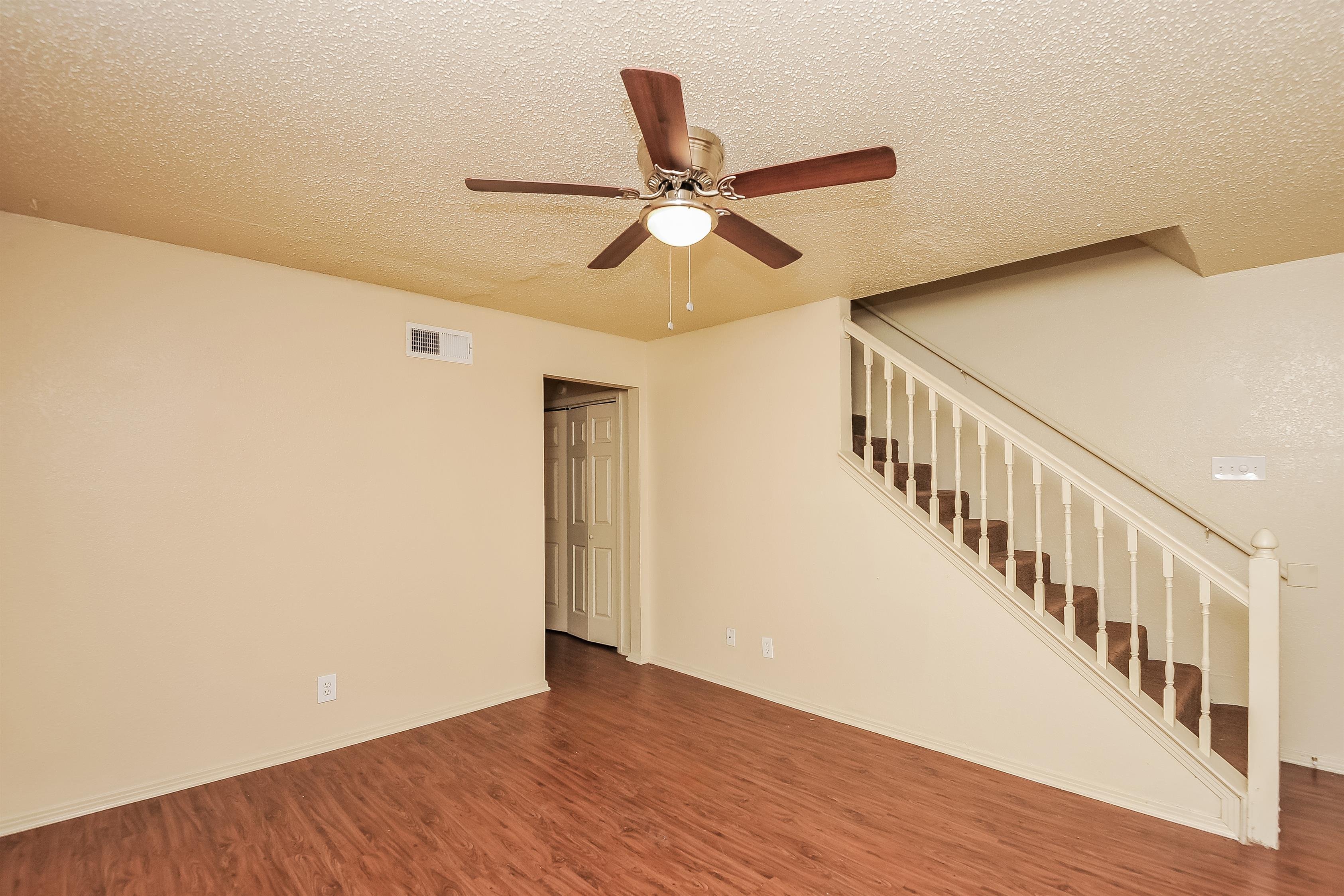 5923 Shadydell Dr, Fort Worth, TX 76135, USA rental property photo 3