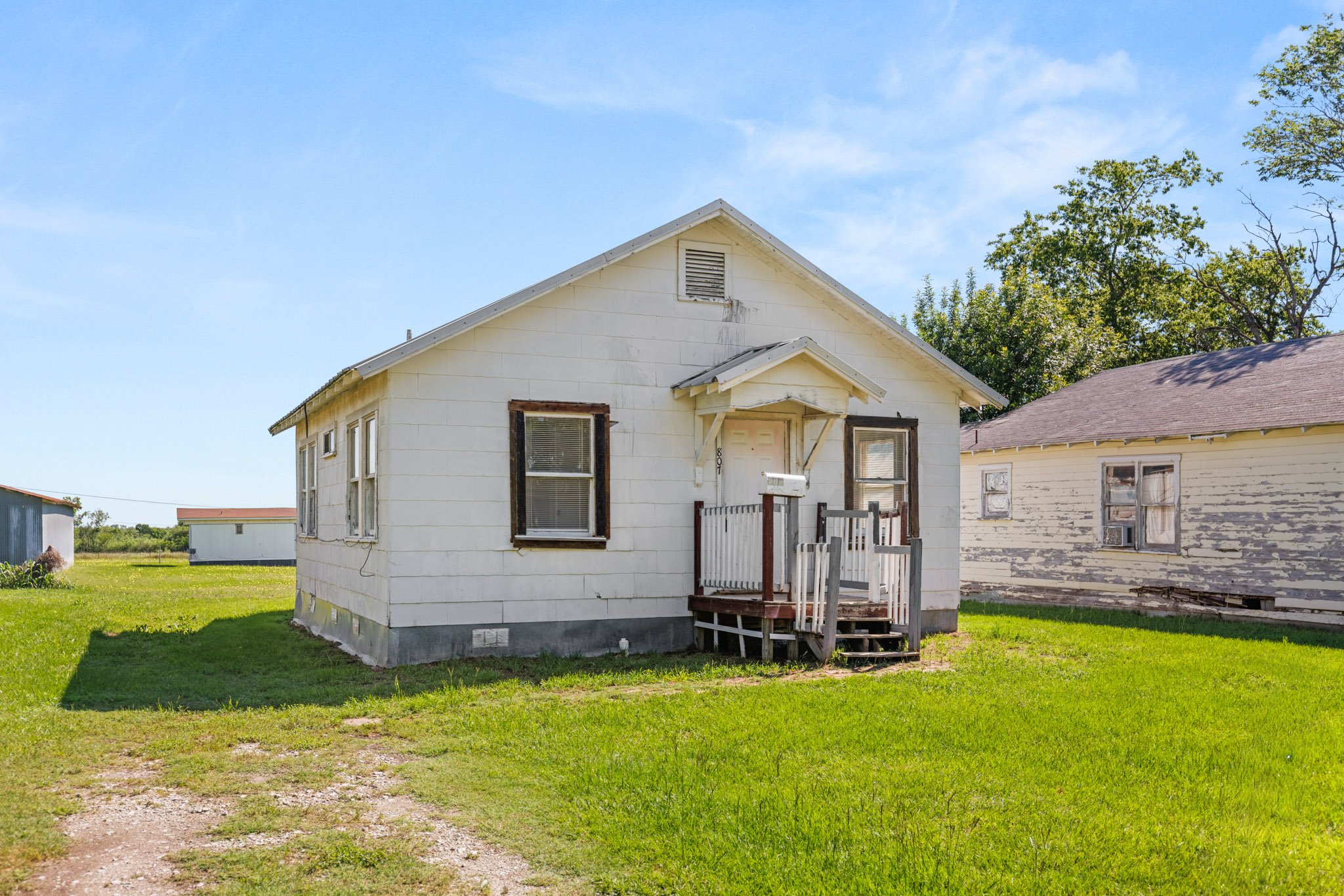 807 West Sabine Street