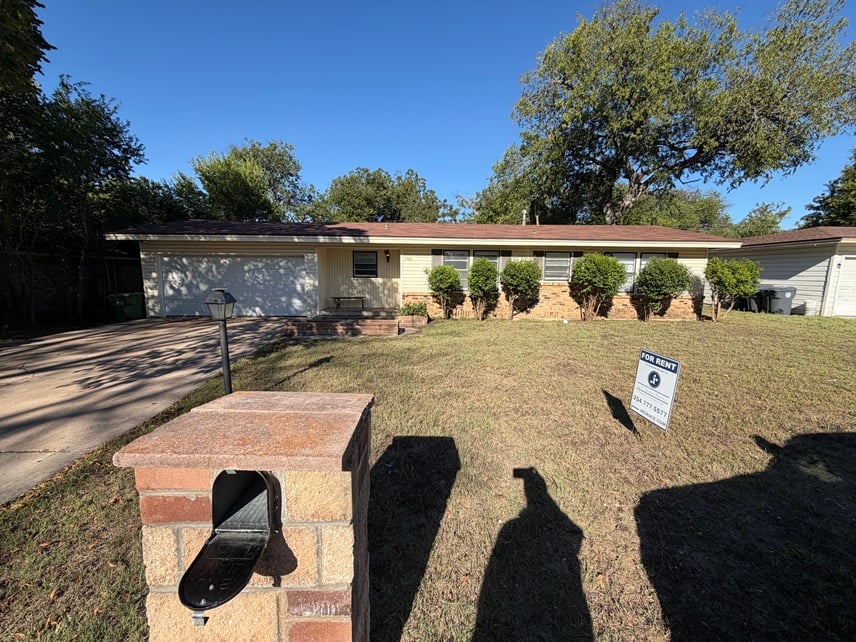 2712 S 27th St, Waco, TX 76706, USA rental property photo 1