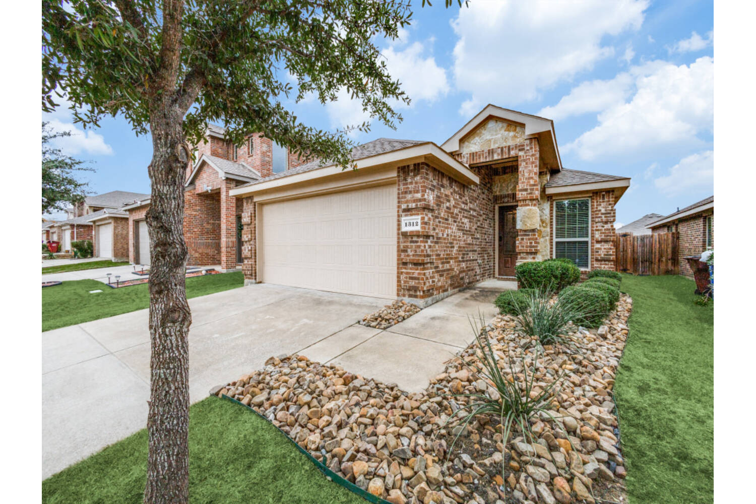 Rental Listing Image - 1312 Silver Maple Lane