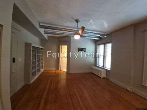 3901 Reading Rd #4, Cincinnati, OH 45229, USA, photo 3